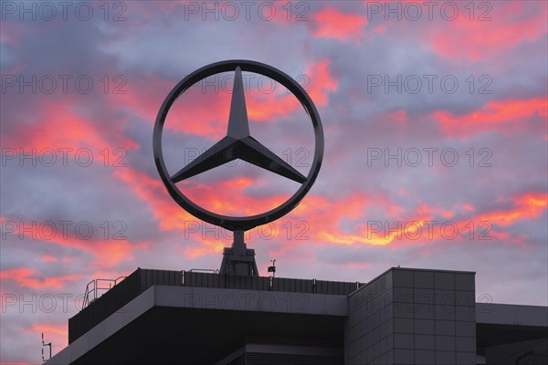 Mercedes star