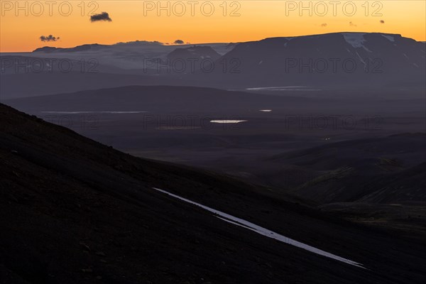 View from Kerlingarfjoell towards Langjoekull