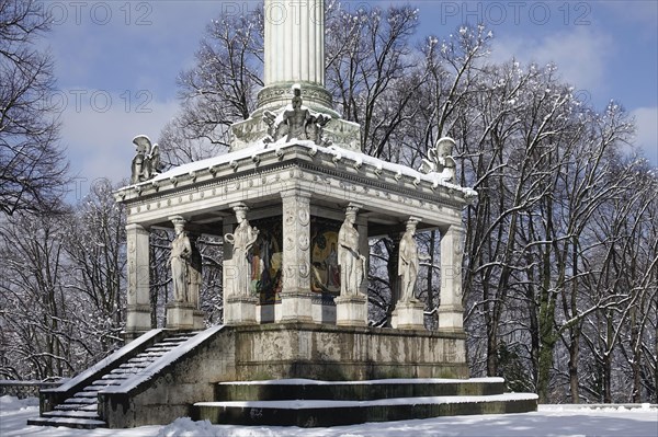 Peace angel or peace monument above the Prinzregent-Luitpold-Terrasse in the Maximiliansanlagen