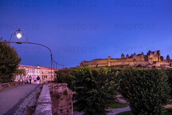 Dusk with bridge over the Aude