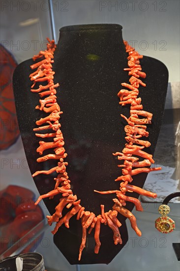 Necklace made of precious coral (Corallium rubrum)