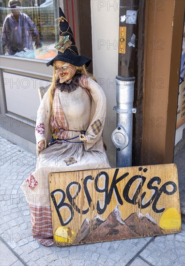 Witch figure as advertising medium in front of a shop in Wernigerode