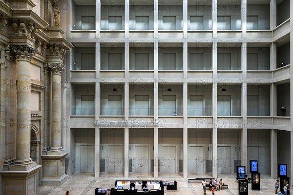 Great Hall with ticket offices and information area on the museums in the Humboldt Forum