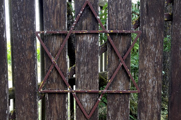 Entrance gate Jewish cemetery