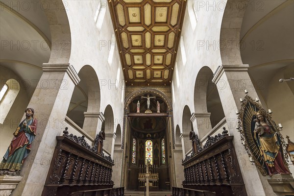 Choir stalls with chancel of the Schottenkirche St. Jakob