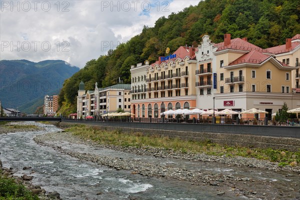 Hotels near river and mountains