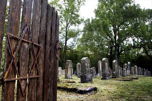 Entrance gate Jewish cemetery