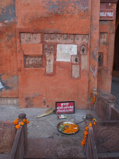 Widows' handprints