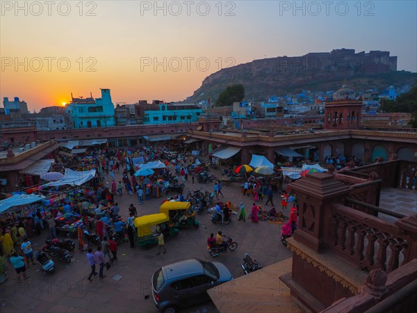 Evening atmosphere in Sardar Market