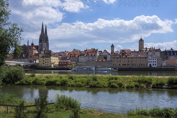 City view with St. Peter's Cathedral