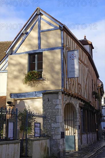 Half-timbered house on Rue Couverte