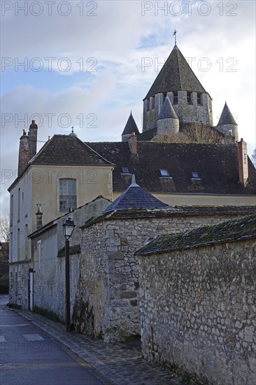 Rue du Palais with Tour Cesar