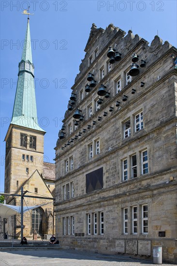 Market Church and Wedding House with Glockenspiel