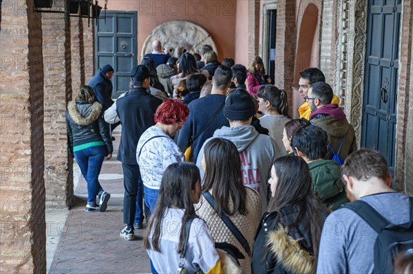 Queue of tourists in front of Mouth of Truth