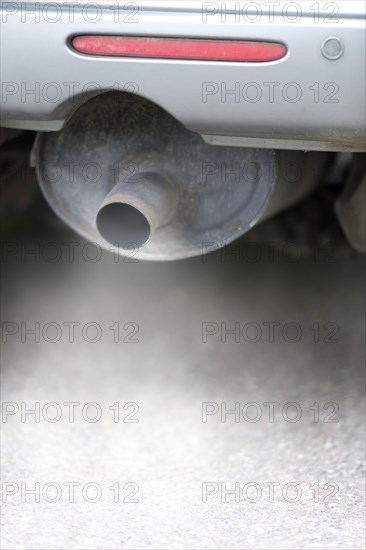 Exhaust with exhaust gases of a combustion engine