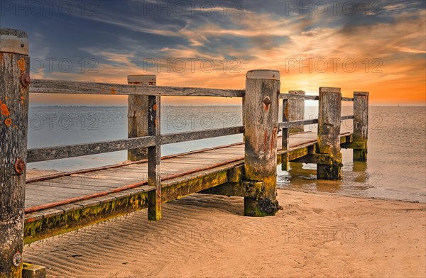 Bathing jetty