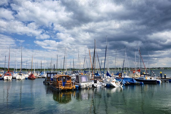 Marina Bernsteinsee