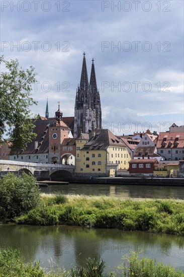 City view with St. Peter's Cathedral