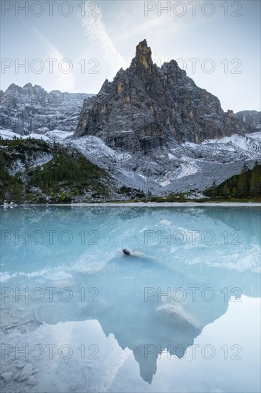 Turquoise green Sorapis lake