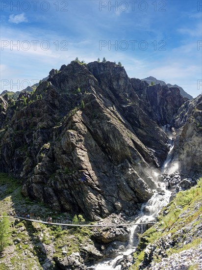 Suspension bridge