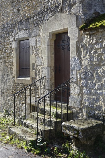 House entrance in the Rue Pierre Lebrun