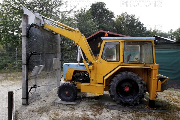 Excavator by Heinz-Josef Grosse at the former German-German border