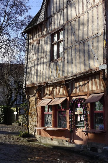 Half-timbered house Maison Aux Quatres Pignonsan the Place du Chatel