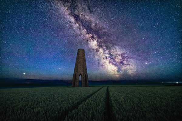 Milky Way over The Daymark