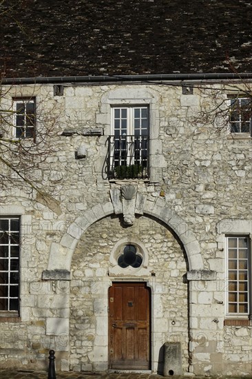 House in natural stone at Place du Chatel