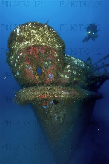 Diver hovers over shipwreck Karwela