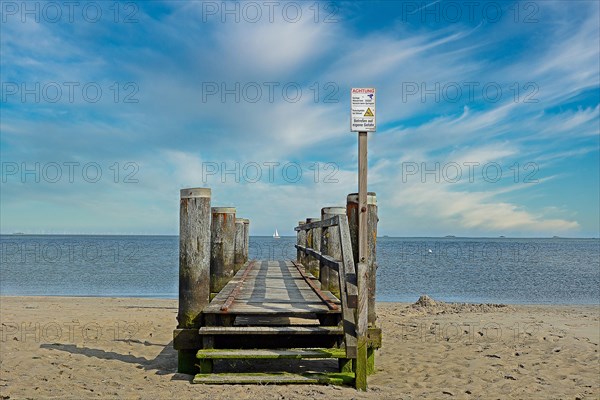 Bathing jetty