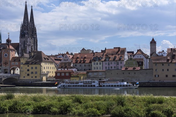 City view with St. Peter's Cathedral