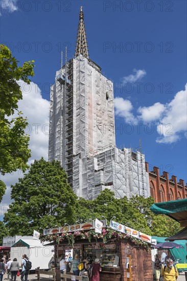 Enclosed Mariahilfkirche with outdoor lift