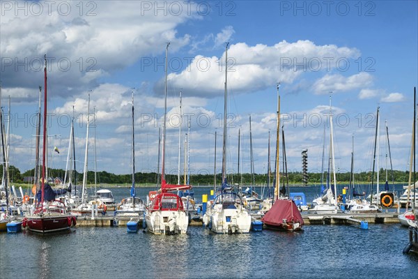 Marina Bernsteinsee