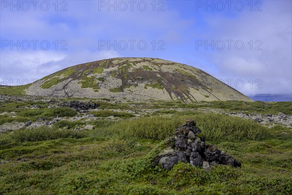 Old volcanic cone Buoaklettur