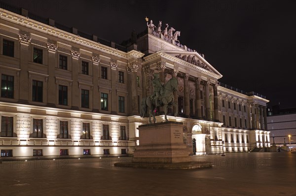 Braunschweig Castle at night