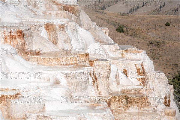 Sinter terraces with calcareous tuff deposits