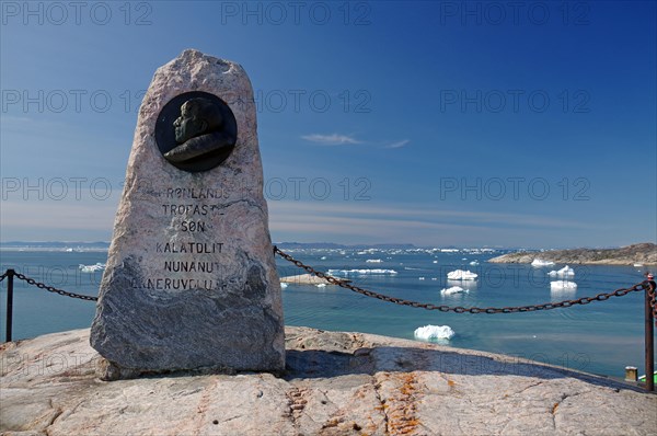 Stone monument to Knud Rasmusseen