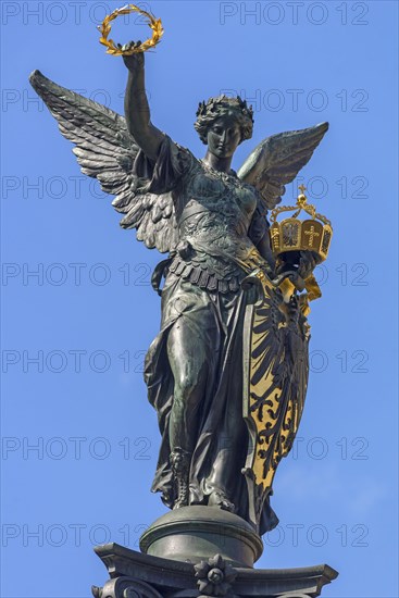 Figure of Victoria on a war memorial