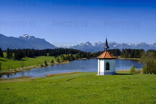 Chapel at the Hegratsried pond