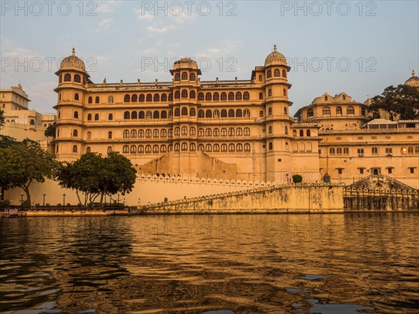 City Palace and Lake Pichola in the evening light