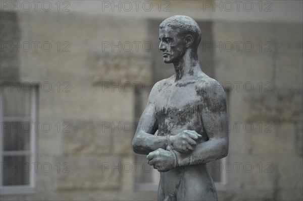 Statue of Richard Scheibe