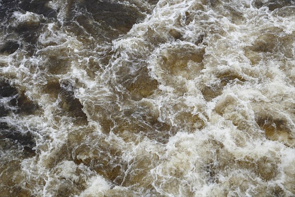 Strong current in the Ottawa River