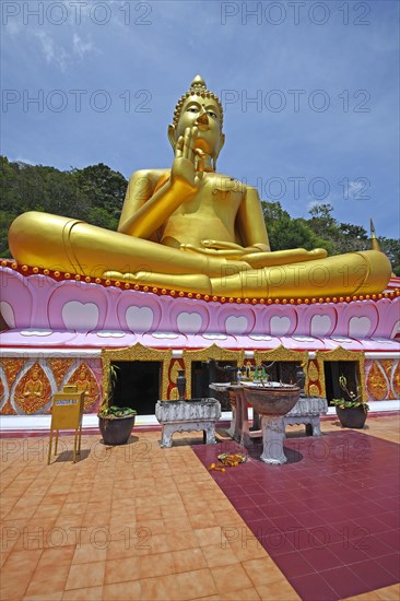 Sitting Golden Buddha