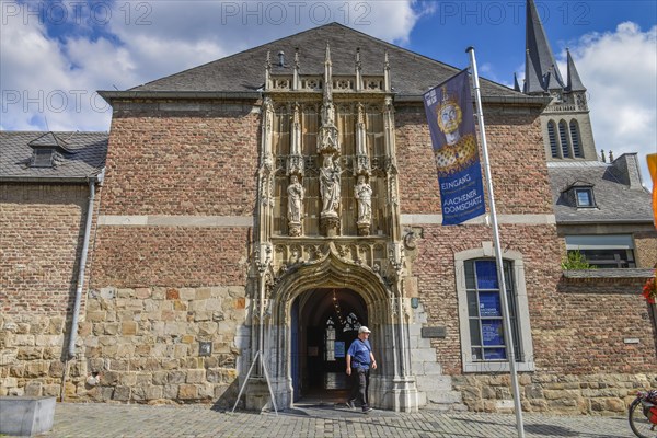 Entrance Aachen Cathedral Treasury