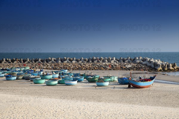 Round boats