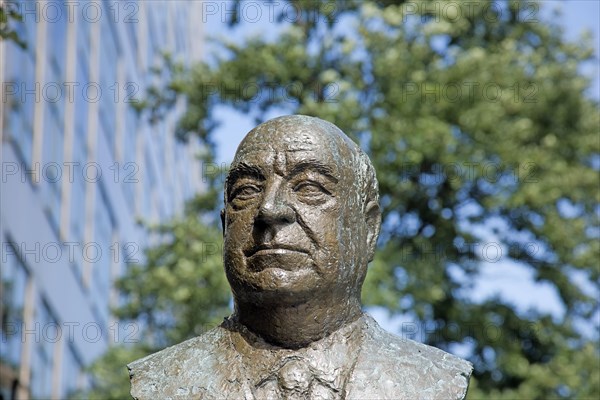 Bust of Helmut Kohl