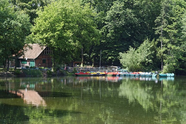 Punt station with pier for pedal boats