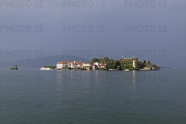 Fog behind Isola Bella