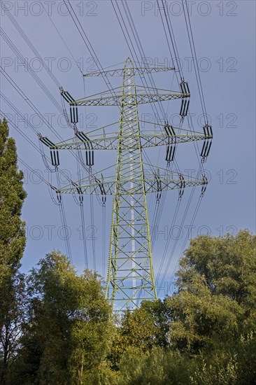 High-voltage pylon